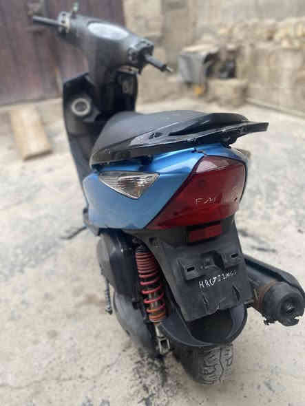 سلام عليكم دراجه ثعلب 🦊 سرعه 140كلها كامله نكر سلف وطلع وين  معجبك كهربائيه كلها شغاله سلف هندر شلعه معدل فولل مكينه ناعمه اي نقص ما بيها سعرها 500مكاني بغداد الحريه شارع 30قرب أسوق مريومه رقم تليفون 📞  اتصل وبيك خير وتدلل ورجاءن لحد يعلق ويسولف بكيفه ***********
