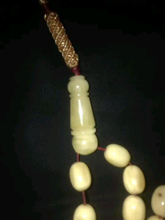 كهرب حر طبيعي البيع الوزن 34غرام الشاهد ستندر 
***********بغداد مدينه الصدر الشراي يدلل
