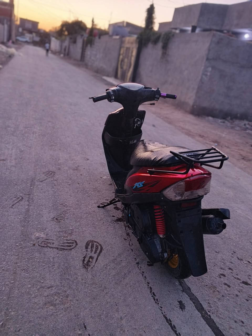 ماكس للبيع نضيفه بوشه 49 سعر 400 وبيهاا مجالل ***********
