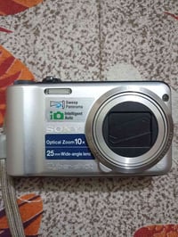 سوني سايبر شوت • زوم ١٠ • طافيه