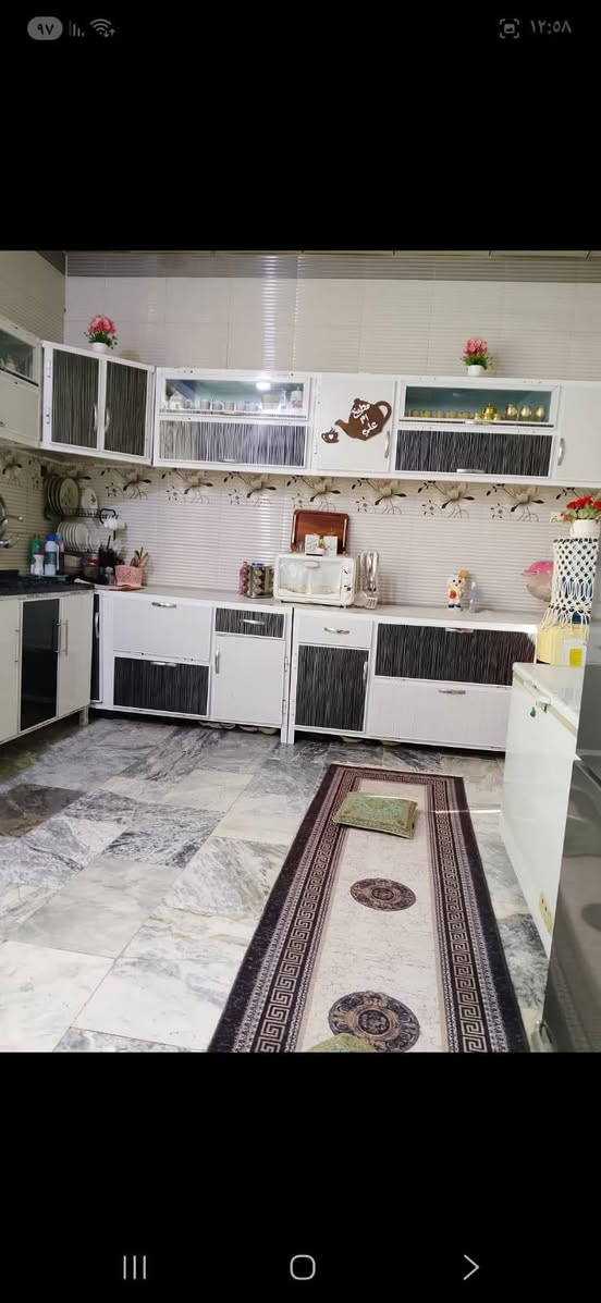 بيت للبيع زراعي
غرفه وصاله ودوانيه ومطبخ صحيات داخليه و خارجيه وحديقه بالباب

 قرب سوق الثوره مساحه200م السعر 107 وبي مجال الاستفسار خاص اتصال او واتس اب***********
