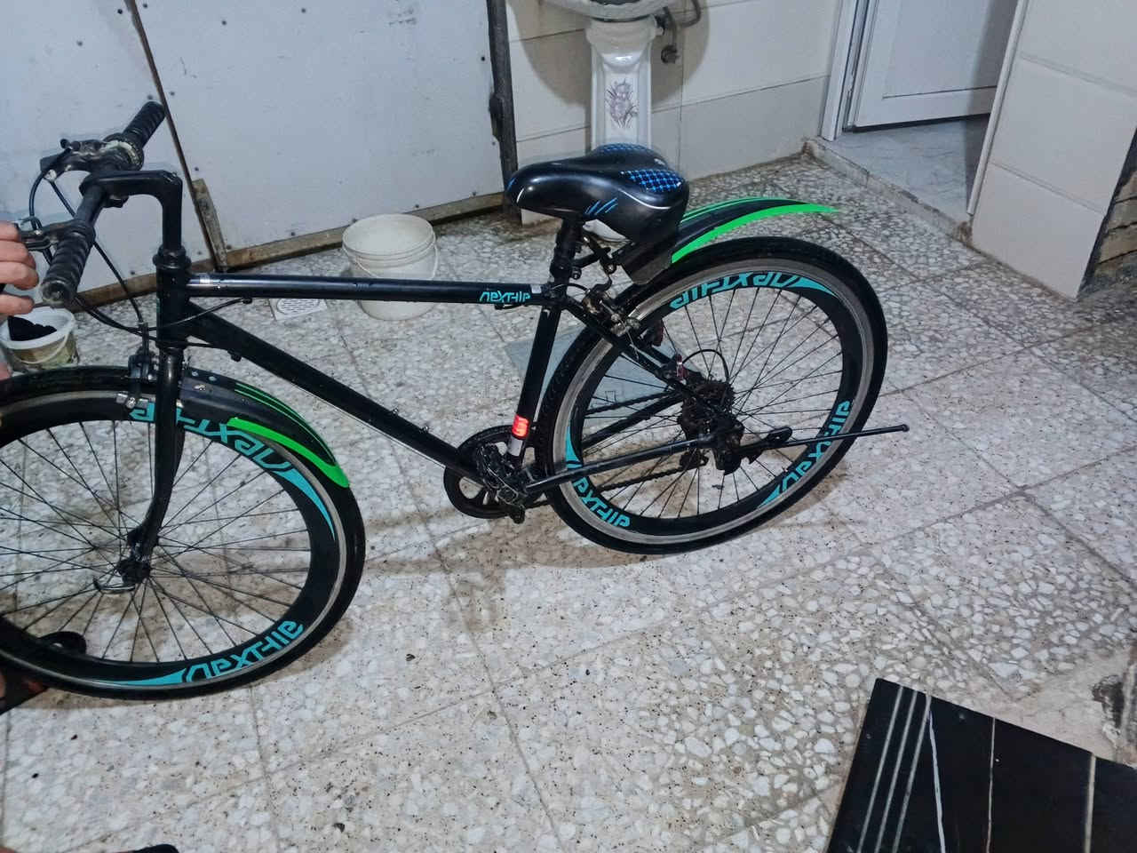 سلام عليكم بايسكل للبيعc700 بايسكل يخبل💯 السعر 105 وبي مجال للشراي العنوان بغداد الكماليه للاستفسار ***********
