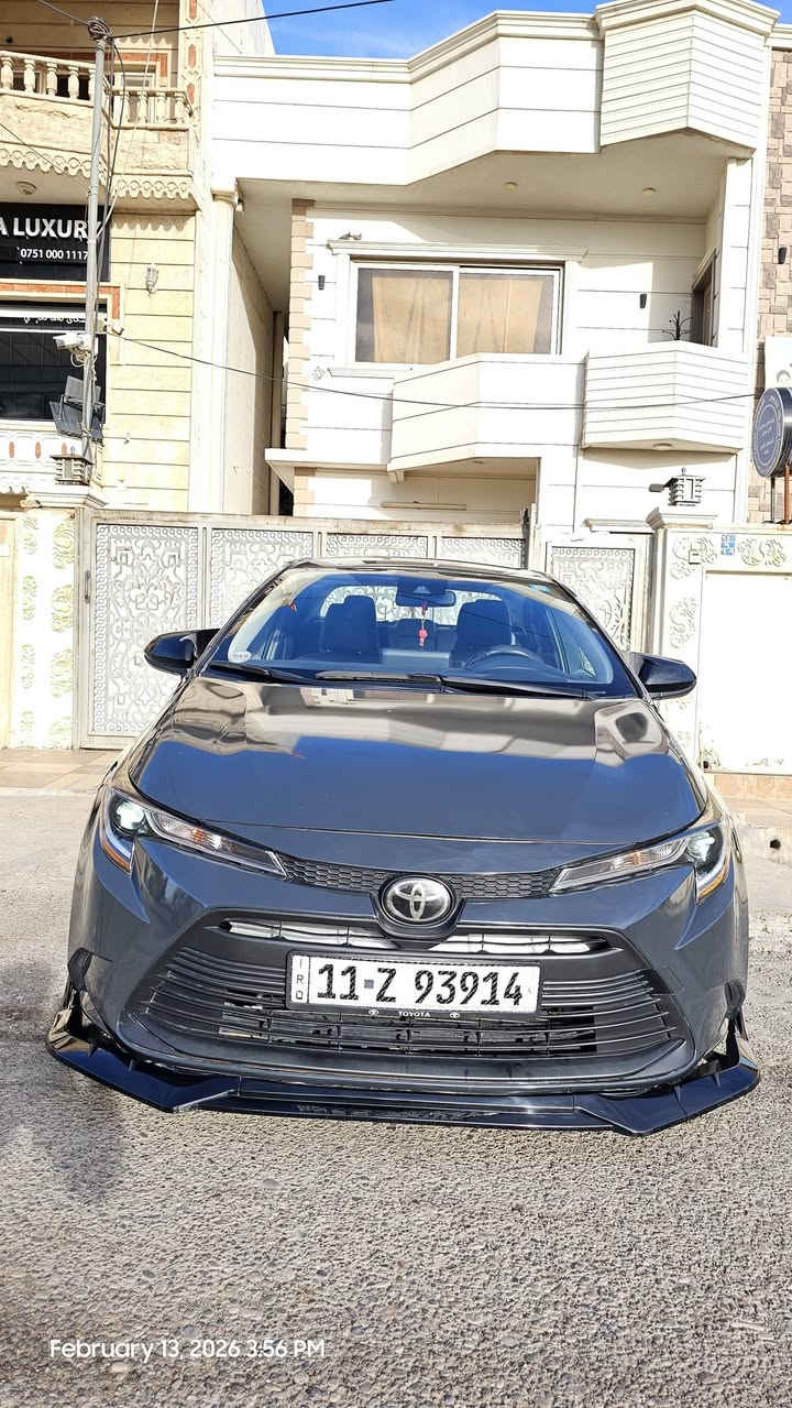 السلام عليكم
تويوتا كورولا 2024 
السعر : 167 ورقة 
يرهم مراوس بسيارة رياضية حلوة 
(صناعة ياباني) مو صيني
اللون اسمنتي غامق مميز 
السيارة جدا نظيفة وصيانتها كاملة على ايدي من اجتي من امريكا الى اليوم بشركة ساز
السيارة ماشية 21 ميل
عنوان السيارة : بغداد - مجمع ابن فرناس السكني
ضرر السيارة :
صبغ قطعتين فقط (بنيد وجاملغ)
 ايرباك ستيرن فقط طاك ومبدل بلادي وشغال

المواصفات :
محرك 4 سلندر جدا اقتصادي ونشط يعمل على البانزين العادي
ويل حجم 18 + طخم تاير جديد
شاشة كبيرة كار بلي واندرويد اوتو بلادية
نافكيشن تدعم خرائط العراق
بلوتوث + واي فاي + تايب C
 اوامر صوتية مع ذكاء اصطناعي
كامرة خلفية
ايرباكات عدد 12 
رادار + تحديد مسار
تثبيت سرعة ذكي + قيادة ذاتية + التحكم بمسافة السيارة
كير اوتوماتيك عادي وثقيل
سستم صوت ٨ سماعات 
نظام مراقبة انتباه السائق
نظام تنبيه المقاعد الخلفية عند اطفاء السيارة
مقاعد السيارة رياضية
نظام ايكو اقتصادي بالوقود مع معرفة المسافة المتبقية
عداد سرعة الكتروني وعادي
بوصلة + قياس الحرارة الخارجية
حساس تاير 
جامات كهرباء اوتو + مرايا كهرباء
تدفئة و تبريد بيانو منفصل (جدا بارد) منظومة ياباني
مخارج شحن سريع عدد ٤ تايب C + مخرج 12 فولط
سويجين (شخاطة+ احتياط)
مانع انزلاق ESP + بريك ABS
هاندبريك كهربائي + اوتو هولد AUTO HOLD 
لايتات LED عالي وناصي 
اضواء الدواخل والصندوق LED
بك لايت واشارات LED
لايتات اوتو + ماسحات اوتو 
جميع اغراض السيارة كاملة 
السيارة عليها كت TRD كامل 
(لحية امامية + مطريات + قبغات المرايا + سكوب الجامة +سبويلر صندوق عالي + كفر بوابة البانزين + يدات الابواب)
( سبير +جك+ عدة+ ارضيات الاصلية + كتلوكات السيارة + كارت الضمان)

(السيارة بأسمي بشرط التحويل)

للأتصال + واتس: ***********
للأتصال: ***********
