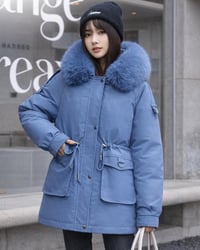 اخر قطع فقط هذا اللون ✨✨  بـ25 الف مع التوصيل 🔥🔥  قمصله كتان مطري مبطن...