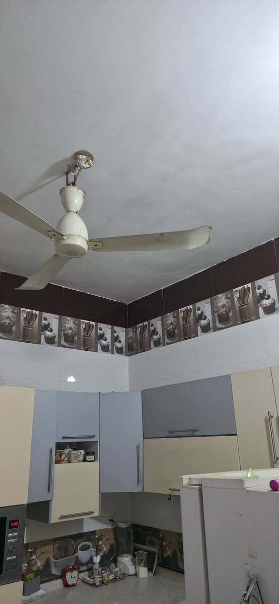 بيت١٠٠م في الانتفاضه الثانيه
ظهر أبنية المحافظه ..كربلاء 

بناء ٢٠٢٠ 

طابقين

٣ غرف نوم وصحيات عدد ٣ 

الطابق الاول استقبال ومطبخ وصاله وغرفة نوم 

الطابق الثاني غرفتين نوم وصحيات مشتركه 

السعر ٢٥٠ مليون قابل للتفاوض

الاتصال ع الرقم 

***********
