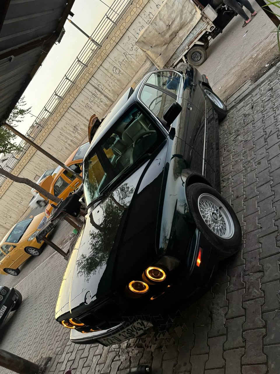 موديل 91 
بدون ضرر 
كير اوتو 
مصبوغة جمالية 
السنوية منتهية 
كهربائيات كامل 
دفتر بانزين بيها 
4جوم كهرباء 
سقف سلايت
بجم عريض
*********** كركوك, العراق
