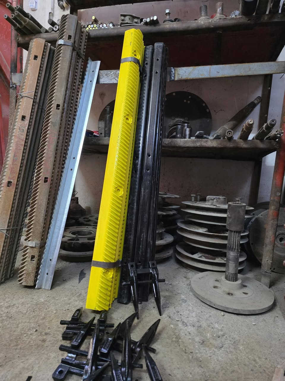 ابو علي *********** كركوك حي الصناعي
قاعدت هيدرو نيوهولند 
درام نيوهولند ٤ بلم 
رواسط نيوهولند ٤ بلم
قوانيغ نيوهولند 
شفت درام نيوهولند ٤بلم و ٥بلم
