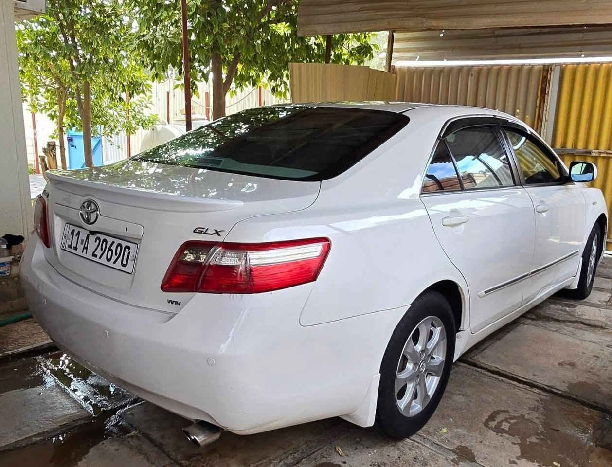 تويوتا كامري 2009 خليجي GLX (فول مواصفات) 🚗✨
اللي يدور جديد ونظيف 🫡 
​اللون: أبيض 🤍
​الممشى: 186 ألف كم 🛣️
​الإضافات والتجهيزات:
​عدسات LED جديدة (بقيمة 200 دولار) 💡
​بوليش جديد للبدي 🧼
​التبريد: ثلج ❄️🥶
​النظافة: قشرة بدي وغرفة داخلية بحالة ممتازة 🪑
​السيارة جاهزة: مسرفسة وما يعوزها أي شيء، دق سلف وتوكل على الله 🔑🔥
​📍 الموقع: [الانبار قضاء القائم ]
📞 للتواصل: ***********
