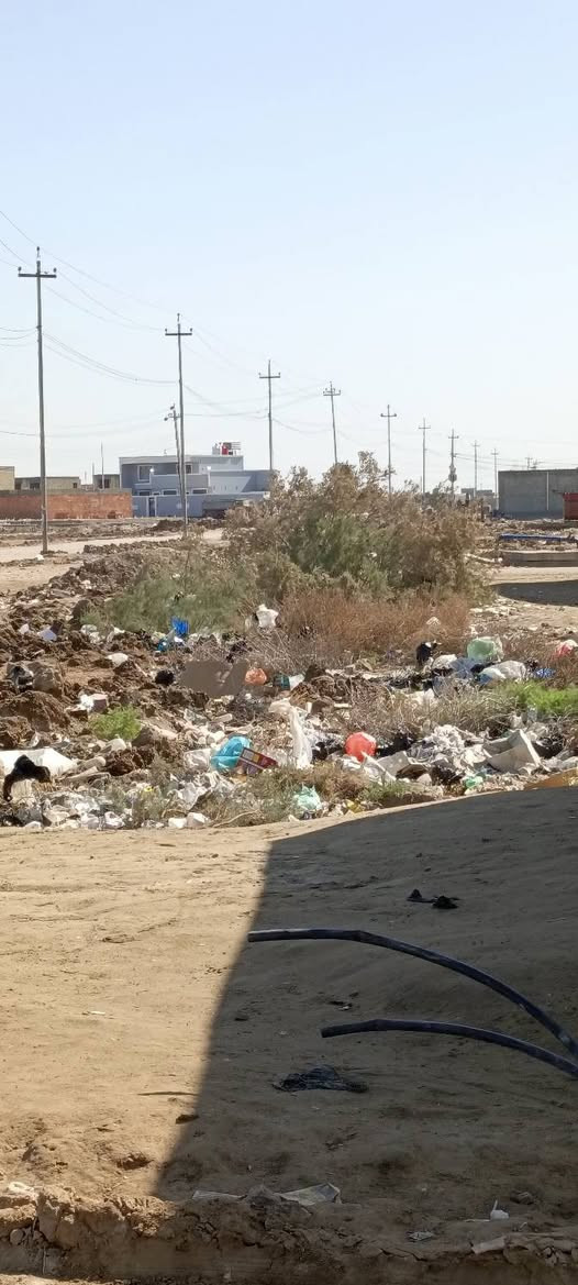 سلام عليكم قطعة تجارية 300 متر نزال 15 طول 20 متر ع شارعين مقابيل ال 22 ال بو حجر قرب مدرسه اكد طابو زراعي سند 25 قرار محكمة استفسار ***********
