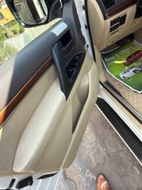 لاندكروز GXR 2016  مكفوله كفاله عامه من الصبغ  فقط بارد بالباب الباقي ...