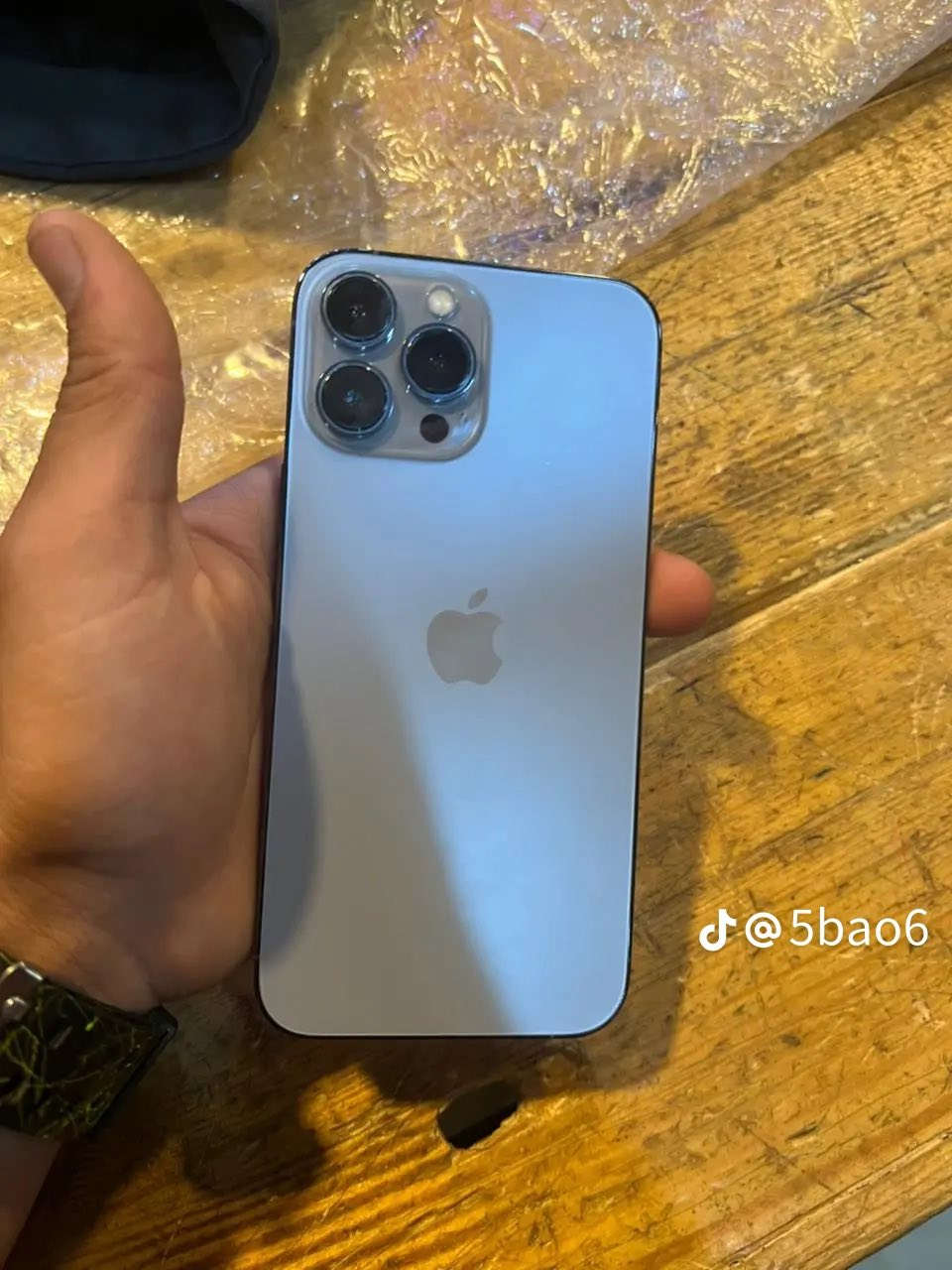 ايفون 13 برو ماكس 
شرق اوسط 

لون البحري

وتر بروڤ ضد الماء

بطاريه 85

مكفول كامل الموصفات

الذاكره 256

ما مفتوح ولا مبدل بيه اي قطعه

شرط نفحصه سوه يم ابو حاسبات 

المكان بغداد المعامل 

رقم الهاتف ***********

رقم الوتساب *********** 

السعر خاص
