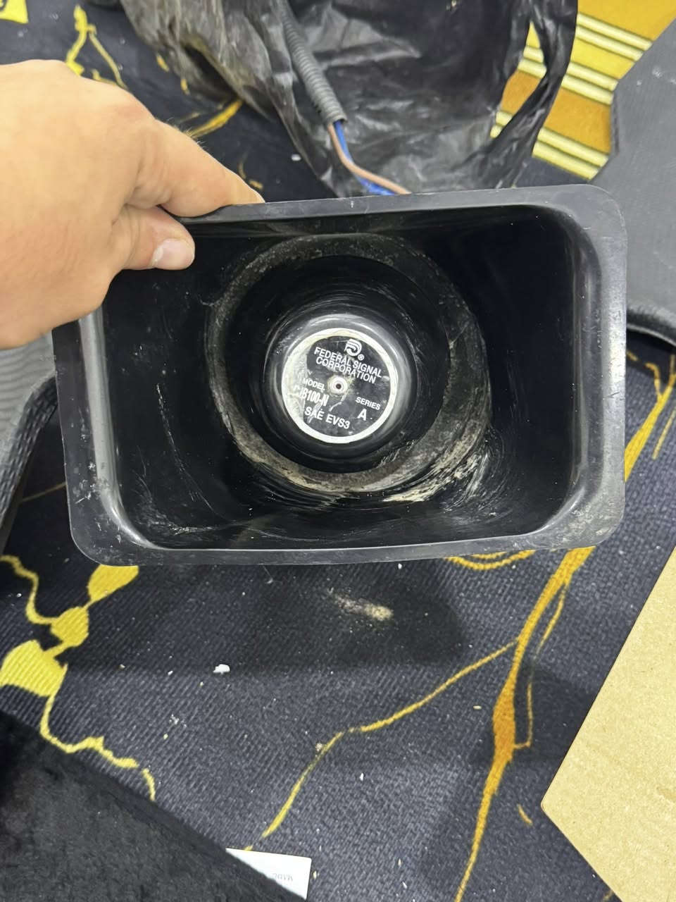 السلام عليكم بعت سيارتي وذني غراضها اليفيدنه يراسلني ويشلع عيوني العزاز
فدراليه بل جامه اربع عدسات ليزريه قويه وحلوه 
صارخه مال اسعاف انتبهه مال اسعاف الاصليه امريكيه هيه وجهازها وسماعتين وحاكيه كامله بس تروح ل اي كهربائي يشدها ب 10 الف 
كاعيات الربل الاصلي تخم كامل ع سياره كلها مال تاهو من مديل 2015/2020 المكاعد الصف الثالث والصف الثاني والاماميه روح اسئل بل كماليات شكد سعرهن وشوف اني بيش راح ابيعهن 
فرشه دشبول شامو مو العاديه 
وبلوجكترات ذني هم عندي يرهمن سياره يرهمن دراجه هم ماشادهن اصليات
نشره محيطيه داخليه مال سياره تنربط ع منفذ مال الشاحنه وكلش حلوه اضائتها متحركه ويه الموسيقه هم جديده وما شادها 
اذا تاخذ شلع كلهن اداريك بل سعر تاخذ مفرد كلمن وسعره والماعنده يجي ياخذهن ويروح خادم اني موجود خاص الغوالي


**إذا كنت صاحب هذا الإعلان وتريد حذفه لأي سبب، رجاءا أرسل رسالة إلى الدعم الفني**