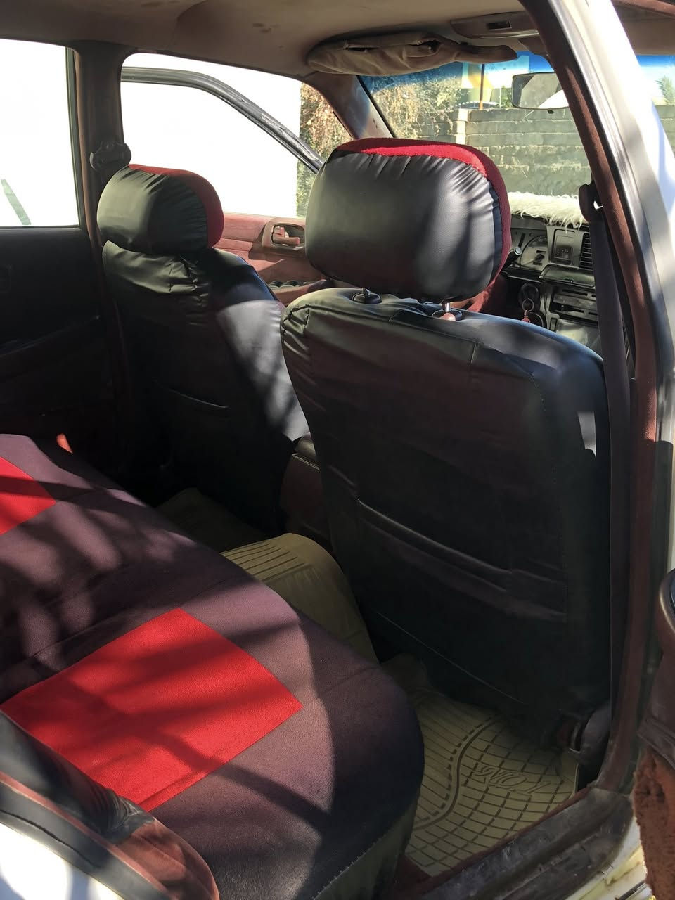 كروسيدا موديل 90
يسار اصلي رقم نينوى دولي بيها كابون  بانزين شرط التحويل 

كير عادي شرط محرك 5m اصلي معمر جديد 

تايرات جدد صدر بحالة جيدة كهربائيات شغالة 

السعر 38 وبيها مجال قليل 

***********

مكان السيارة صلاح الدين
