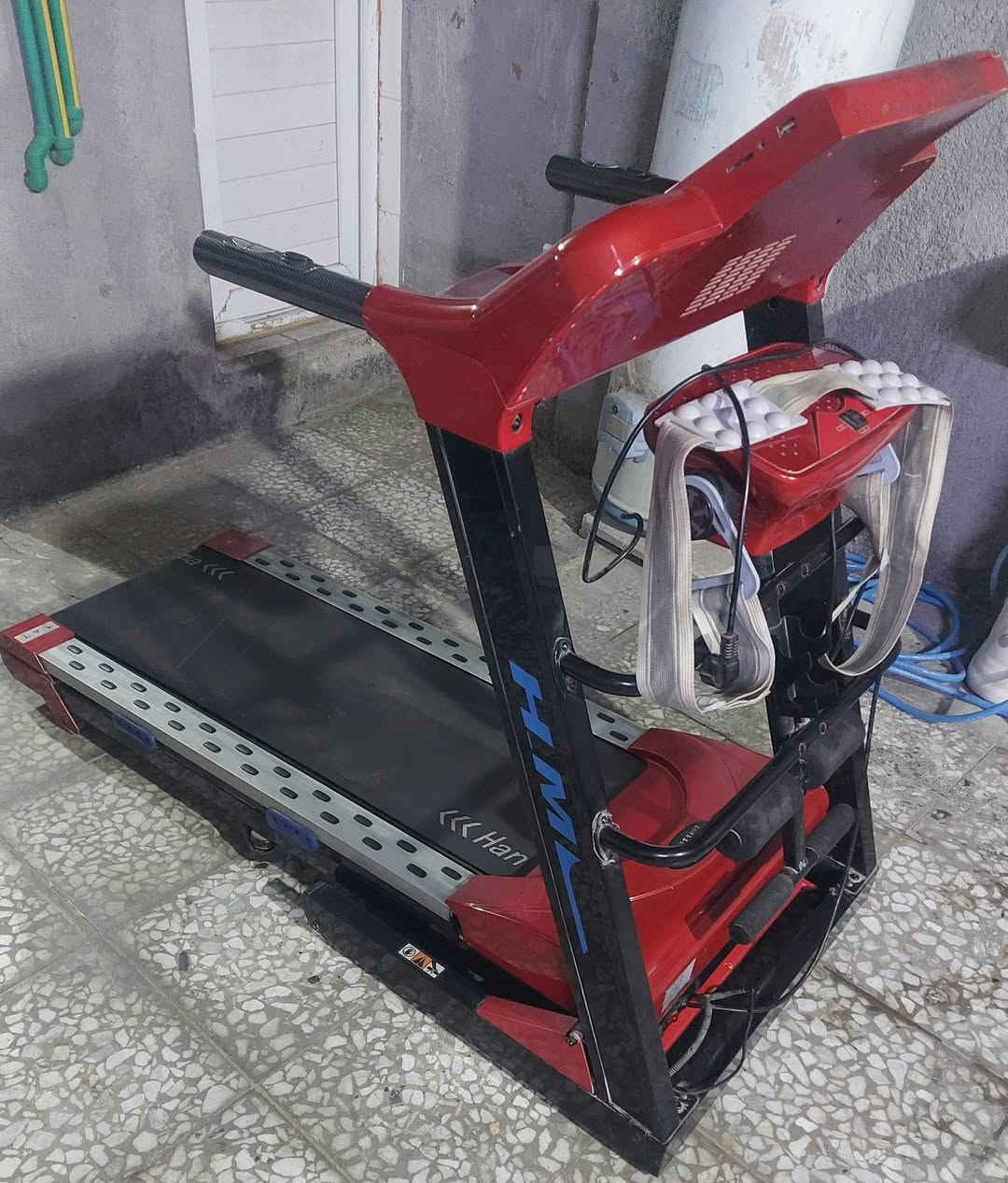 جهاز جري نظيف 
صناعته تايواني اصلي ماركه

جهاز يتحمل أوزان 190 كيلو نظام

جبلي دبل ماطور ضخم

مع جهاز تكسير شحوم مع حزام

بطن مع اوكس فلاش

وبي مروحه تبريد وبي عدات

ستخدمات جهاز كامل

سعره 175 وبي مجال عنوان بغداد الشعب 

الرقم *********** بي واتساب
