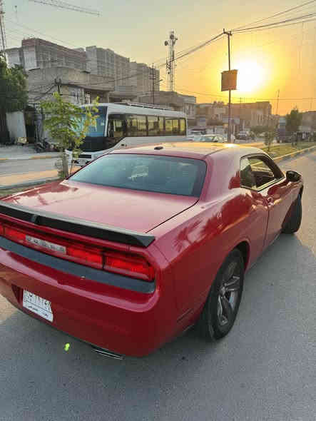 السلام عليكم 
***********
*********** 
دوج جالنجر 2013 مكينة 3600 كير اوتو (مكفولات) 
رقم بغداد بأسمي والسنوية تخلص ب٢٠٢٧
بصمة 
تحكم ستيرن 
شفتات 
تدفئة كشنات 
حساسات بلادية 
شاشة اندرويد وابل كار بلي وكامرة 
تدفئة كشنات 
درايف مود (سبورت ، ايكو ، نورمل) 
ماشية ١١٠ 
لايتات زنون 
السيارة حادثها ويل امامي ايمن 
صبغ السيارة قطع اني ابيع حزام (بنيد وقمارة وصندوك مابيهن صبغ )
السيارة بدون اي دواخل ( شواصي لغود مكفولات)
السعر ١٠٨ 
مكاني بغداد الحرية بغداد
