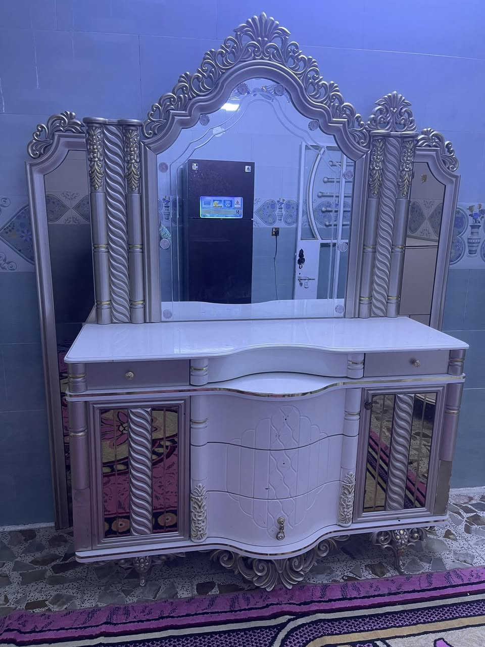 أسلام عليكم غرفه للبيع تركي اصلي ملكي نضافه ٩٥ العنوان بغداد منطقه العبيدي السعر ٩٥٠ رقم الهاتف ***********
