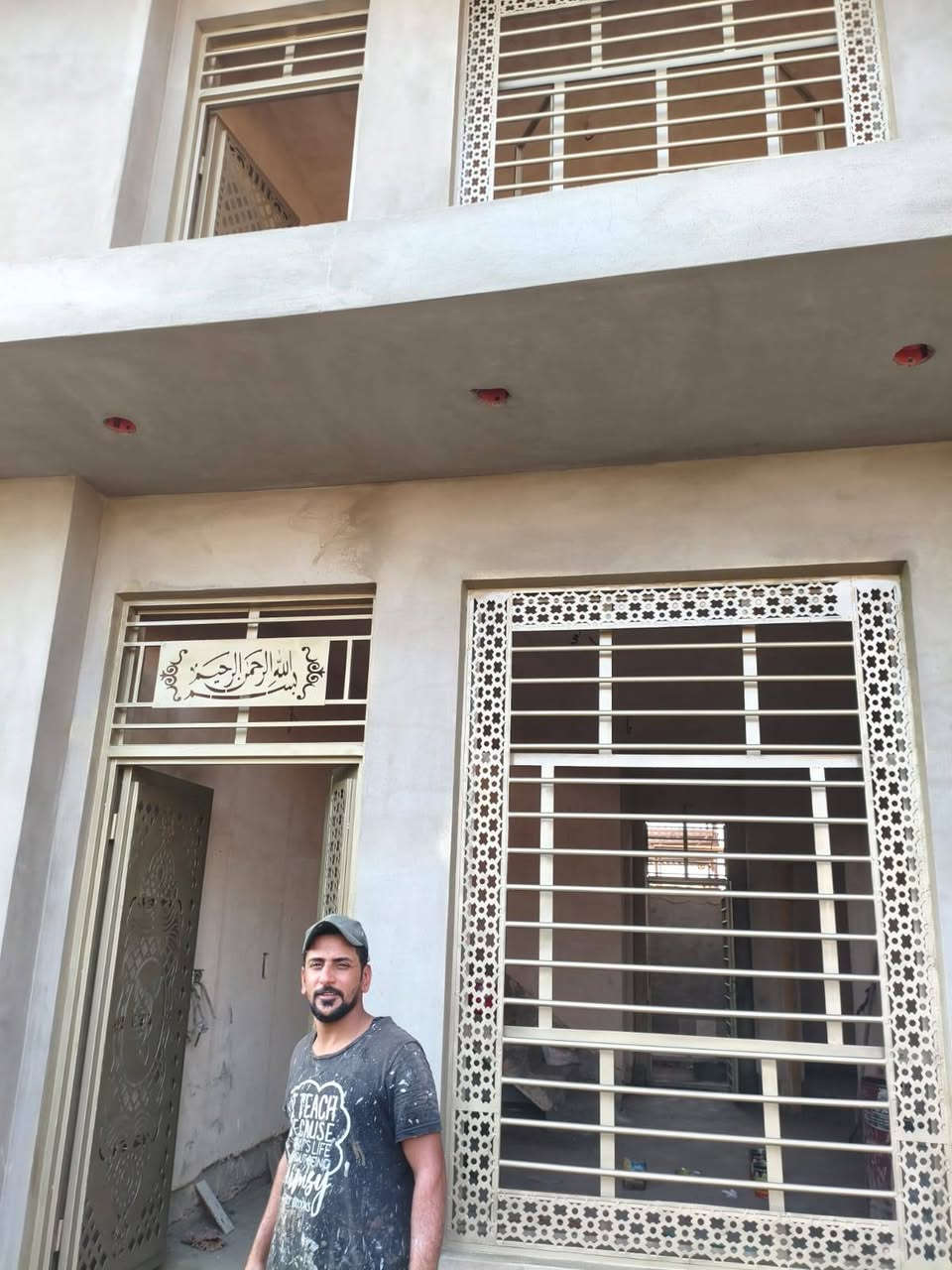 صلاح الصباغ ***********
