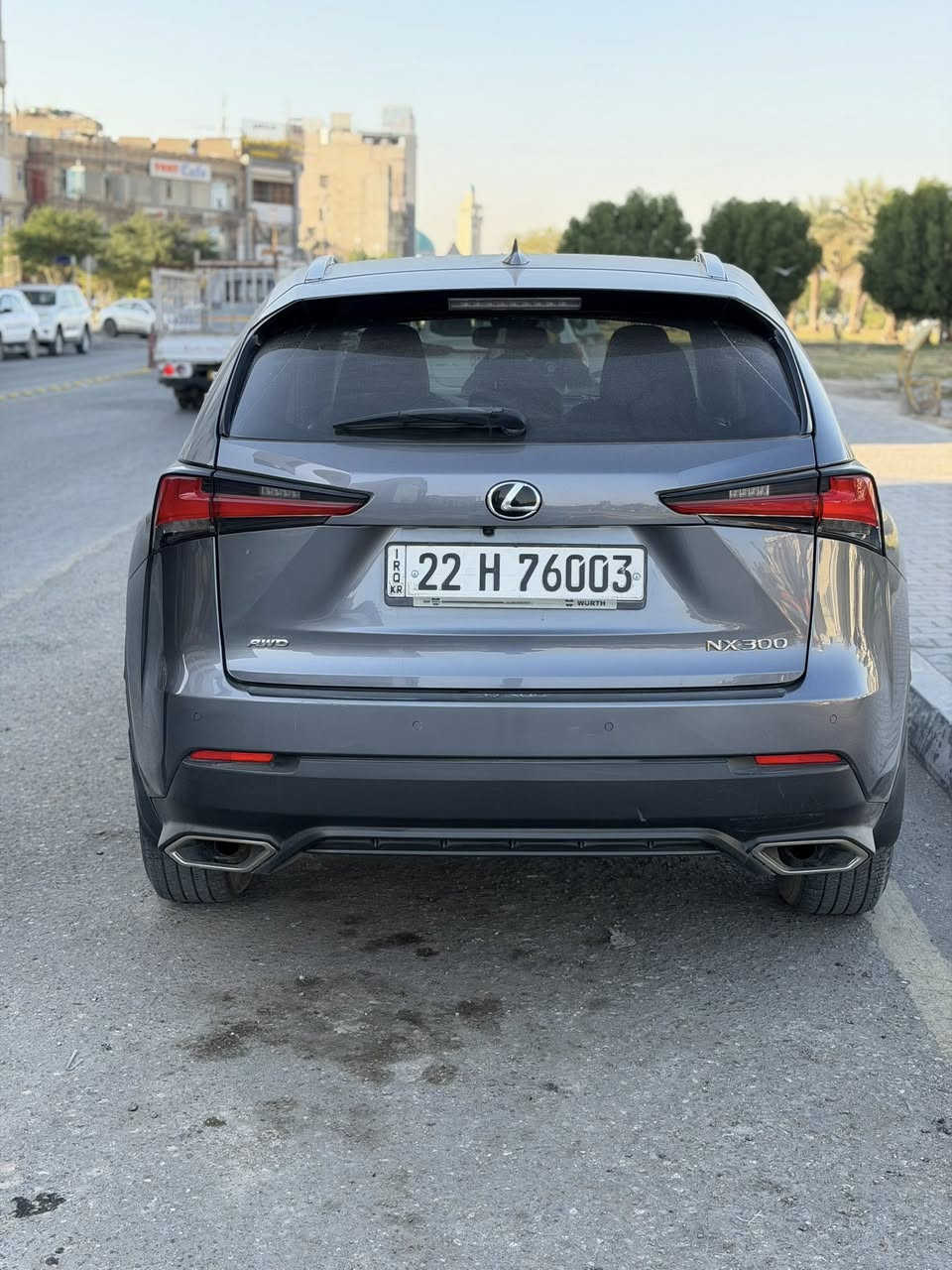 السلام عليكم
للبيع لكزز nx300 الموديل 2021 بانزين فقط 
فول مواصفات فتحة كشنات كهربائية جلد 
كشنات تدفئة وتبريد
رادار امامي وجانبي 
توقف ذاتي 
حساسات امامية وخلفية 
جنطة كهرباء جلاق 
لايت زينون عالي وناصي 
ستيرن كهربائي 
نظام خروج من المسار 
اضاءة بقبضات الابواب 
واضاءة دوس ليزرية علامة لكزز
اهواي بيها مواصفات ما تنذكر 

وارد امريكي حادث بنيد فقط صور الحادث بالمنشور 
ماشية 34الف ميل 
السيارة جديدة كلش وعليها نانو سيراميك 
رقم اربيل ومكان السيارة كربلاء 
السعر 285 
للاستفسار 
*********** / ***********
