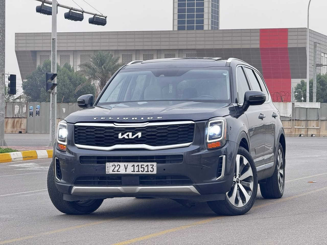 السلام عليكم
كيا تولارايد 2022  
فول مواصفات 6 سلندر 
سونار بالصور 

1.بصمه 

2.فتحت سقف

3. أشاير بل مري 

4.لد نهاري لون شمسي 

5.ويل حجم 20

6.جنطة كهرباء

7.تشغيل عن بعد 

8.كامرة خلفية

9.عدسات زينون

10.كشن منفصل لون ابيض vip

11.تدفئة تبريد كشنات أمامية

12.تبريد مركزي 3 قطع 

13.برد خلفية دفن بلادي 

14.دشبول صاج وكروم 

15.كشن السائق كهرباء بل كامل 

16.كشن الصدر كهرباء 

17.نقطة عمياء

18.مانع انزلاق

19. تحديد مسار

20.أوتو هولد

21.سايد يريد دگمة

22.اربع مودات قيادة 

23.الوضع الاقتصادي عند وقوف السيارة 

24.شاشة چبيرة 

25. شاحن لاسلكي 

سياره جاهزه من كلشي 

السيارة بعد بيها هواي مواصفات ما مذكورة .

مرقم أربيل تحويل او وكاله شوكت ما يعجبك .

الضرر:. بنيد وباب صبغ و بارد بجاملغ 
سونار بالمنشور 

 السعر 228 وبيها مجال 
مكان السياره بغداد السيديه

***********
