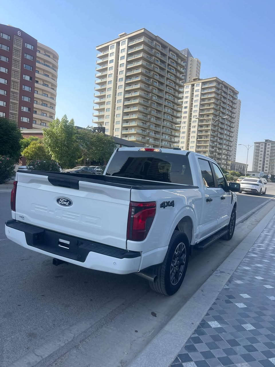 السلام عليكم
________فوردF_150 للبيع 2024 FORD F-150
  _ موديل 2024 
  _ مواصفات SXT
  _ ماشيه 5000 KM 
  _محرك 2.700 
  _ كير ستيرن 
  _تترقم شمالي فقط (سليمانيه -اربيل -دهوك)
  _ دفع رباعي 
  _ عداد الاكتروني 
  _ شاشه جبيره 
  _ صبغ فقط الدوسه +بجم كبس
  _ ربع جاملغ خلفي بارد 
  _ ارباك ستيرن +بارد سستم 
  _ بابين جهة السائق مبدل بلادي نفس الون 
  _ مكان السياره _____سليمانيه 
  _لمعرفة السعر اكتب رقم ___1___بتعليق 
  _ الاستفسار *********** واتساپ
