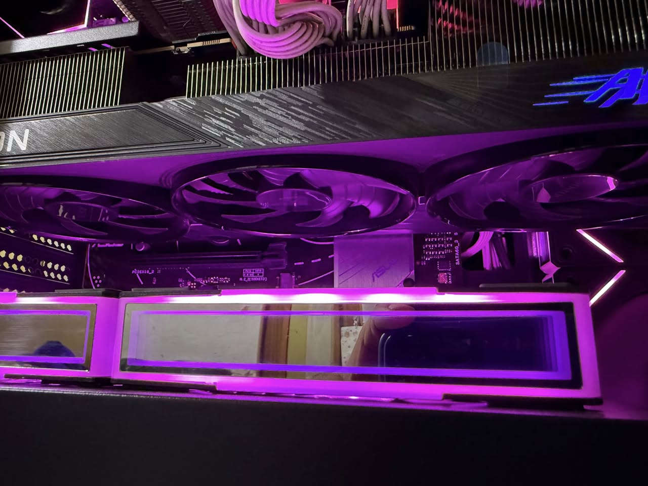 كيس للبيع الموصفاتGPU:Rx9070xt
CPU r5 7600
Ram ddr5 6000
M.2 1000
Pw 750 gold

Motherboard b650 asus prim
الكيس بي 7مراوح  السعر مليونين 400وبيه مجال جدا بصيط


**إذا كنت صاحب هذا الإعلان وتريد حذفه لأي سبب، رجاءا أرسل رسالة إلى الدعم الفني**