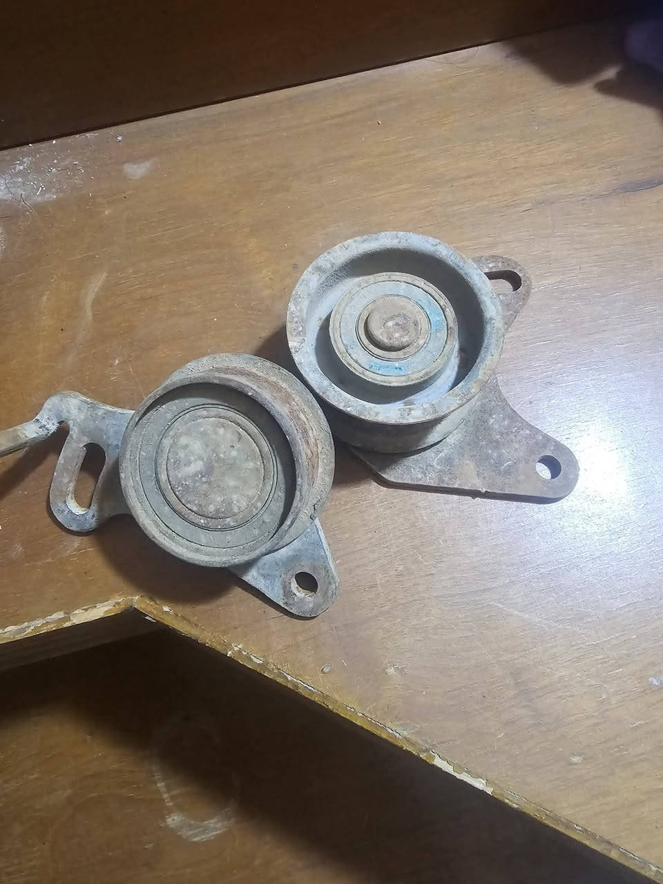 اغراض جيب مةديل ٢٠٠٠ ظفيره وعنبار خلفي وبواري هيدوليك مال كير وبوري مال بانزين مالها البلاد كلش نظيف ورولات مال محرك مكاني بغداد ***********

