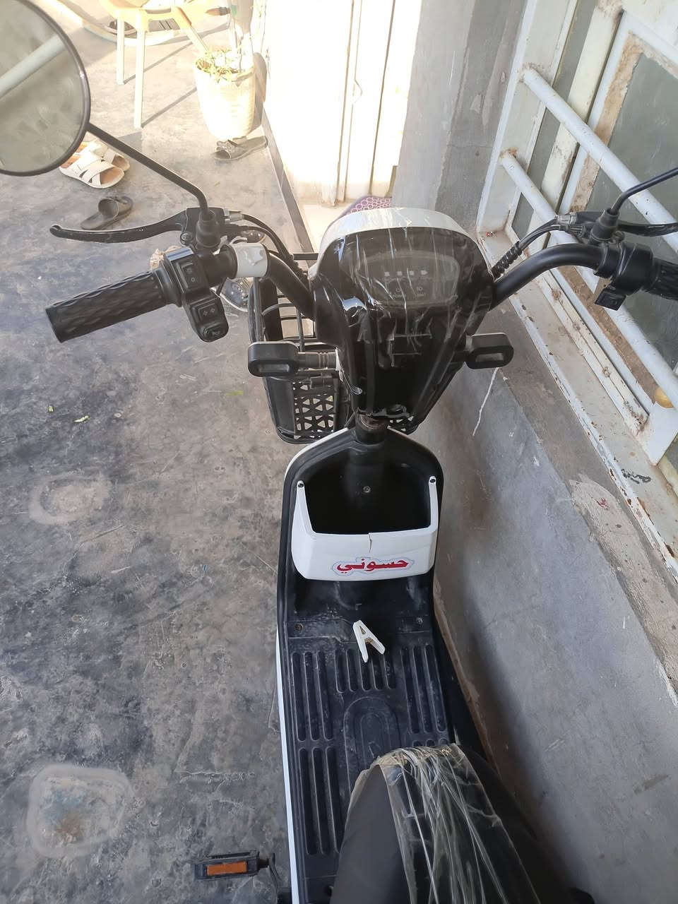 سلام عليكم بايسكل شحن جديد مستخدم صار عندي شهرين كلشي كامل بي وشغال بطاريات عل فحص جديديات *********** سعر ٢٠٠ وبي مجال قليل
