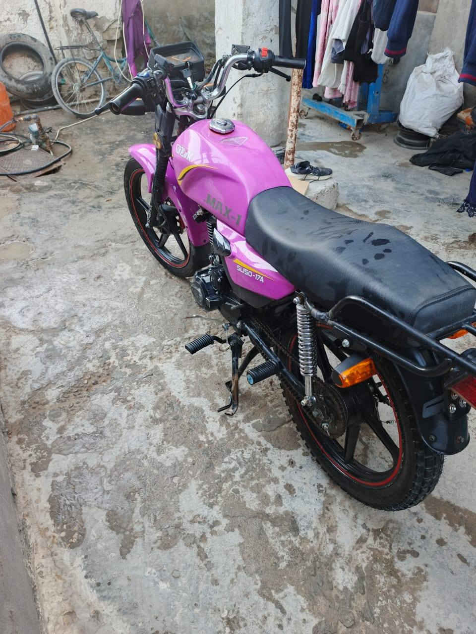 سلام عليكم دراجة سونلك ماكس وان دراجة على وضع الشركة اي نقص مابيها ممشتغله دليفري ابد اوراق سكنر مكينة 200cc  موديل 2024مكاني بغداد سبع البور السعر 700 وبيها مجال التواصل واتساب ***********
