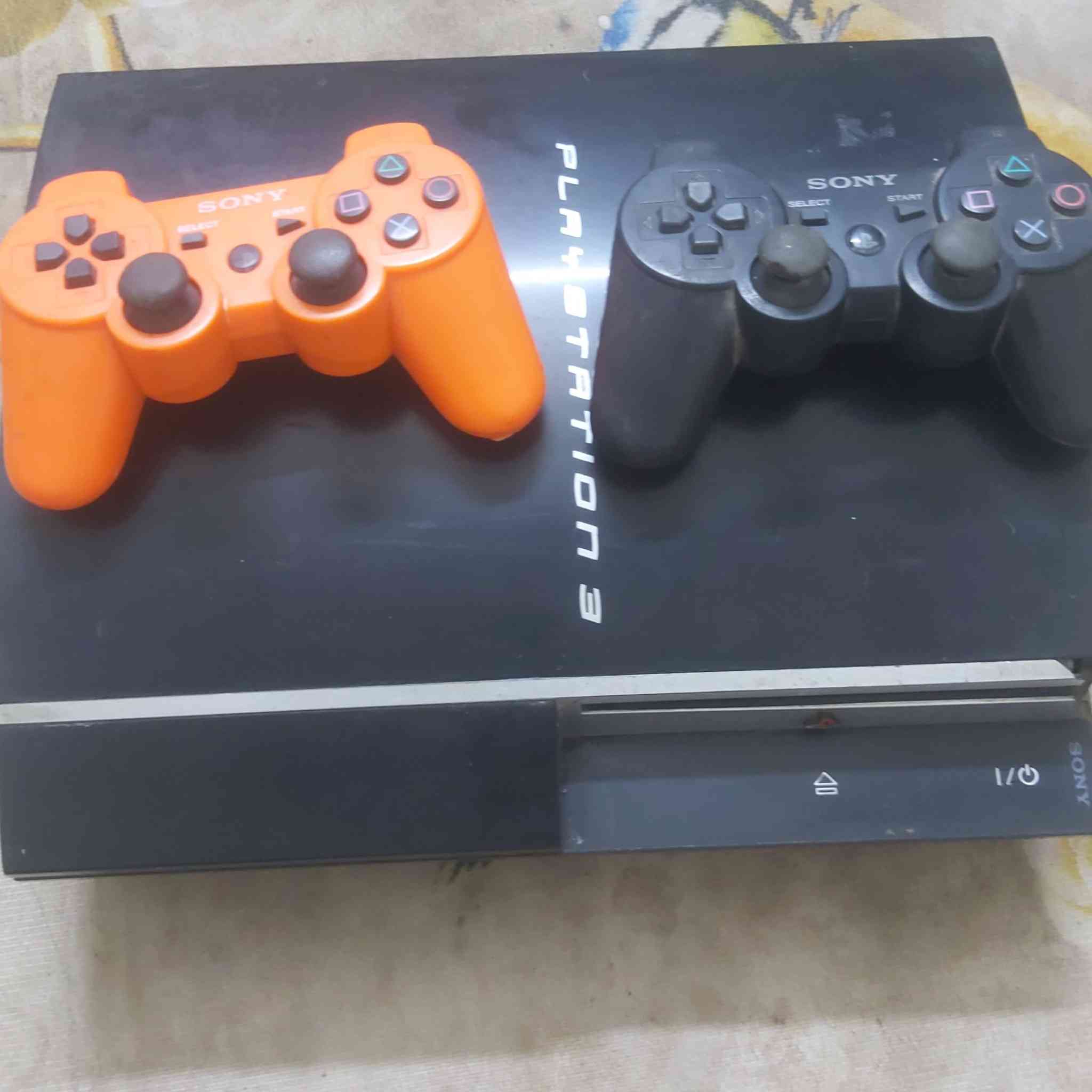 البيع بلي 3 مع يدات اثنين  السعر 100 وبي مجال العنوان بغداد الجديدة رقم تلفون ***********
