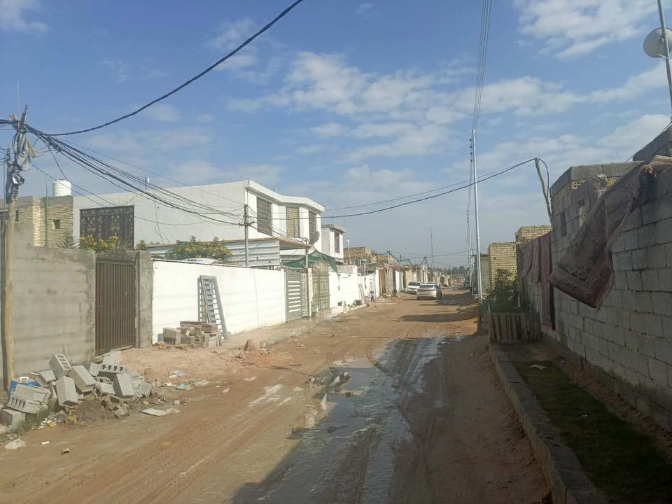 يالله هيكل البيع المساحه 100متر
طابوزراعي سند 25قرار محكمه كوفه علوت الفحل 
.          شارع 10متر 
 
أساس صب بناء. سقف صب طابوك السماوه 

يحتوي ع غرفه. ومطبخ وصاله وستقبال وتخاريج داخليه وخارجيه سعره ٢٦
رقم المبايل ***********
للعلم هاي صور الشارع ثاني يوم المطر
