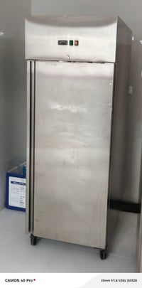 معرض الشارقه • حافظات آيس كريم • براد ستالس