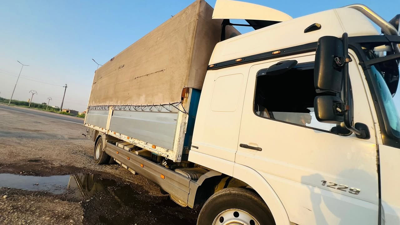 السلام عليكم
اتيكو مارسدس للبيع
رقم سليمانية تحويل ثاني يوم
كير4X4 كفخ
محرك 6
ثمانية برغي
جوبلس خلفي امامي
تاير 22.5 جديد 
تانكي 500
 السعر 265$ وبيها مجال 
للاتصال 
***********
