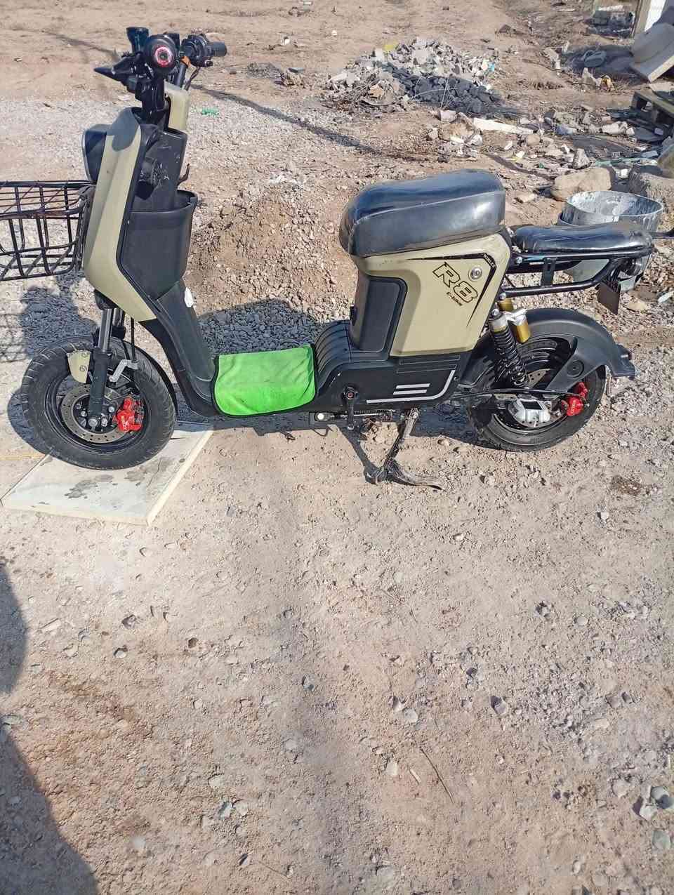 السلام عليكم دراجه شحن للبيع السعر 350العنوان بغداد طالب العلي قرب مستشفى حماد شهاب الرقم ***********
