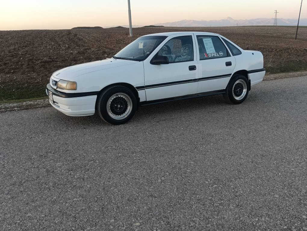 بەناووی خودای گەوورە ئۆپڵ ڤکترا بێ بۆیاخ بێلدراوو تەحوول ئەسڵی ڕقم کەرکووک سەنەووی وەکالە  بەشرتی حاسبە ئەوەلیات خاوەنی مەجوودە سەیارەکە زۆرجوانە دانسقەیە  مۆدێل1993مەکینە20 ئۆتۆماتیک گێڕوو مەکینە بەشرت دەفیتەر زۆر تندوو تۆڵە چوار تایەوویل تازە پاتری تازە کامل کارە بای لە سەرشەرکە زۆر پاکە ماڵی دۆستە سعری 32کەمێک مامەڵە گەرمشتەریت تێل *********** دار بنديهكان, السليمانية
