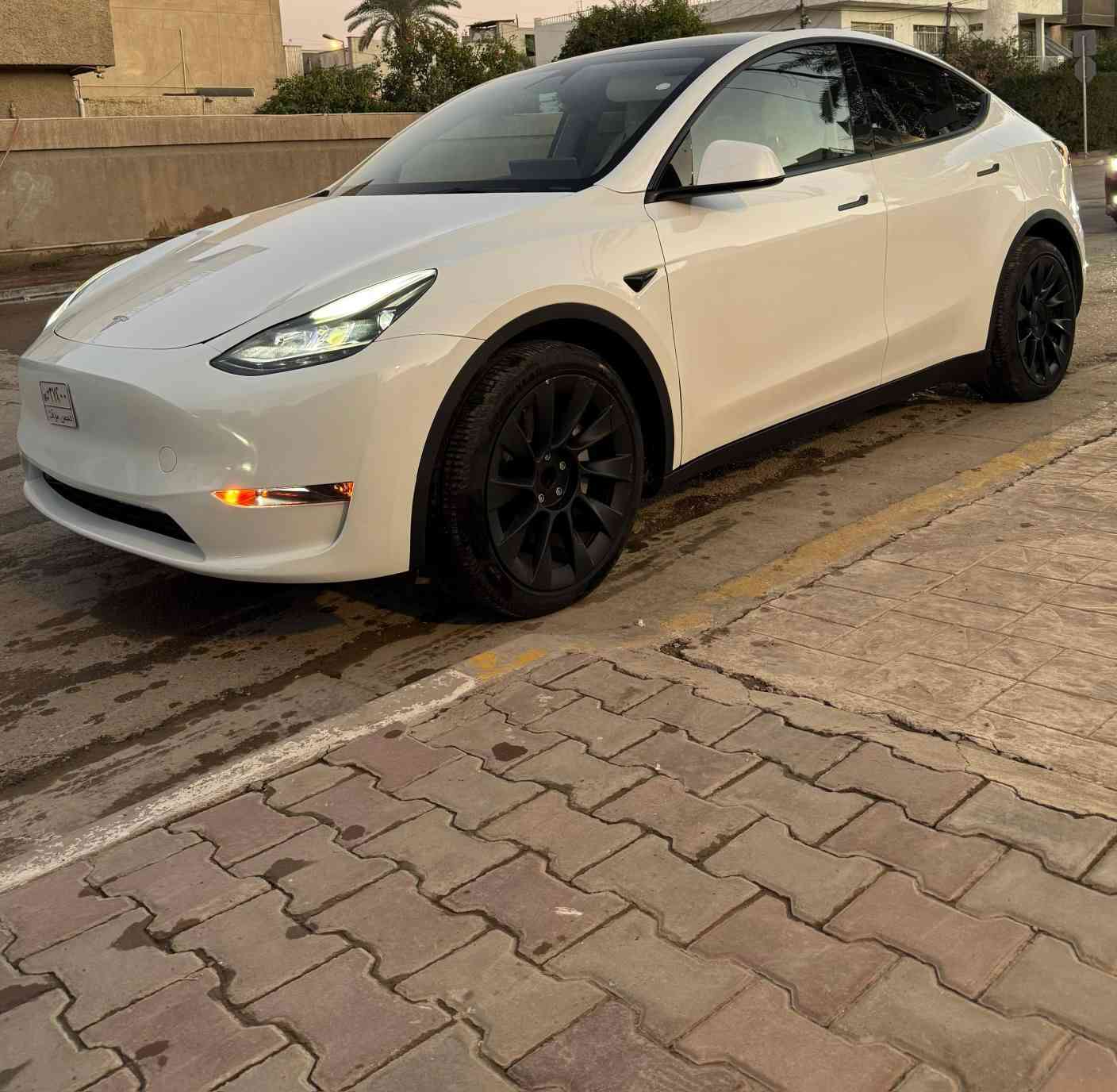 !!  Tesla Y 2024 🔹️Utility Sport !!

✔️ تسلا Y ➖️ الفئة الرياضي

✔️ المسافة المقطوعة: 6927 ميل 

✔️ داخل جلد أبيض 

✔️ دفع خلفي

✔️ أون لاين

✔️ حادثه نقص جاملغ أمامي جهة اليسار  ودعامية
لايت جهة اليسار - لا دواخل ولا شواصي ولا أيرباك- مثل ما موضحة بالصور. 

                                26.300 💸

☎️ للأستفسار ☎️  *********** ➖️ على الخاص بغداد, العراق
