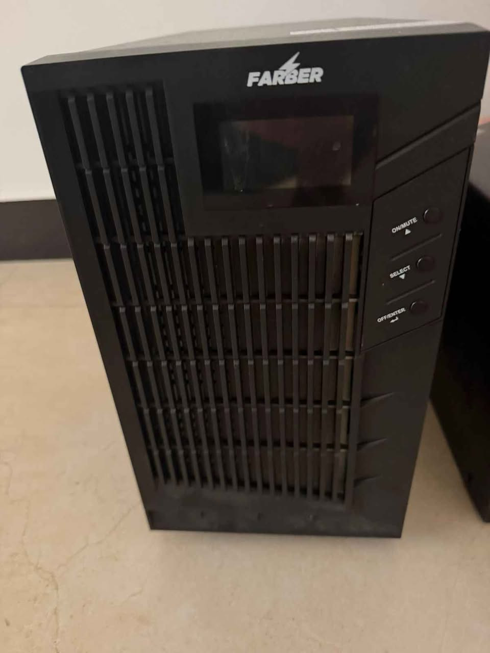 سلام عليكم 
شباب هذا جهاز Online UPS
حجم الجهاز 2700W
جهاز من شركه  فاربر 
طبعآ الاجهزة بعده جدد 
متوفر عدد 2 اصلي مال شركه 
لتواصل   ***********
لتواصل   *********** عمارة, ميسان
