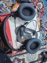 بلايستيشن 4 سليم 512 • اقراص بحاجة تصليح • سماعة HyperX