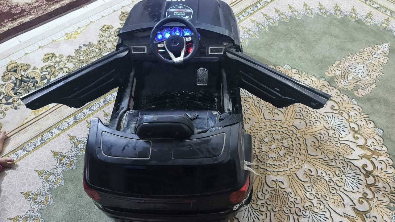 سيارة اطفال شحن نظيفة جدا للبيع السعر 85 حي الرحمه ***********
