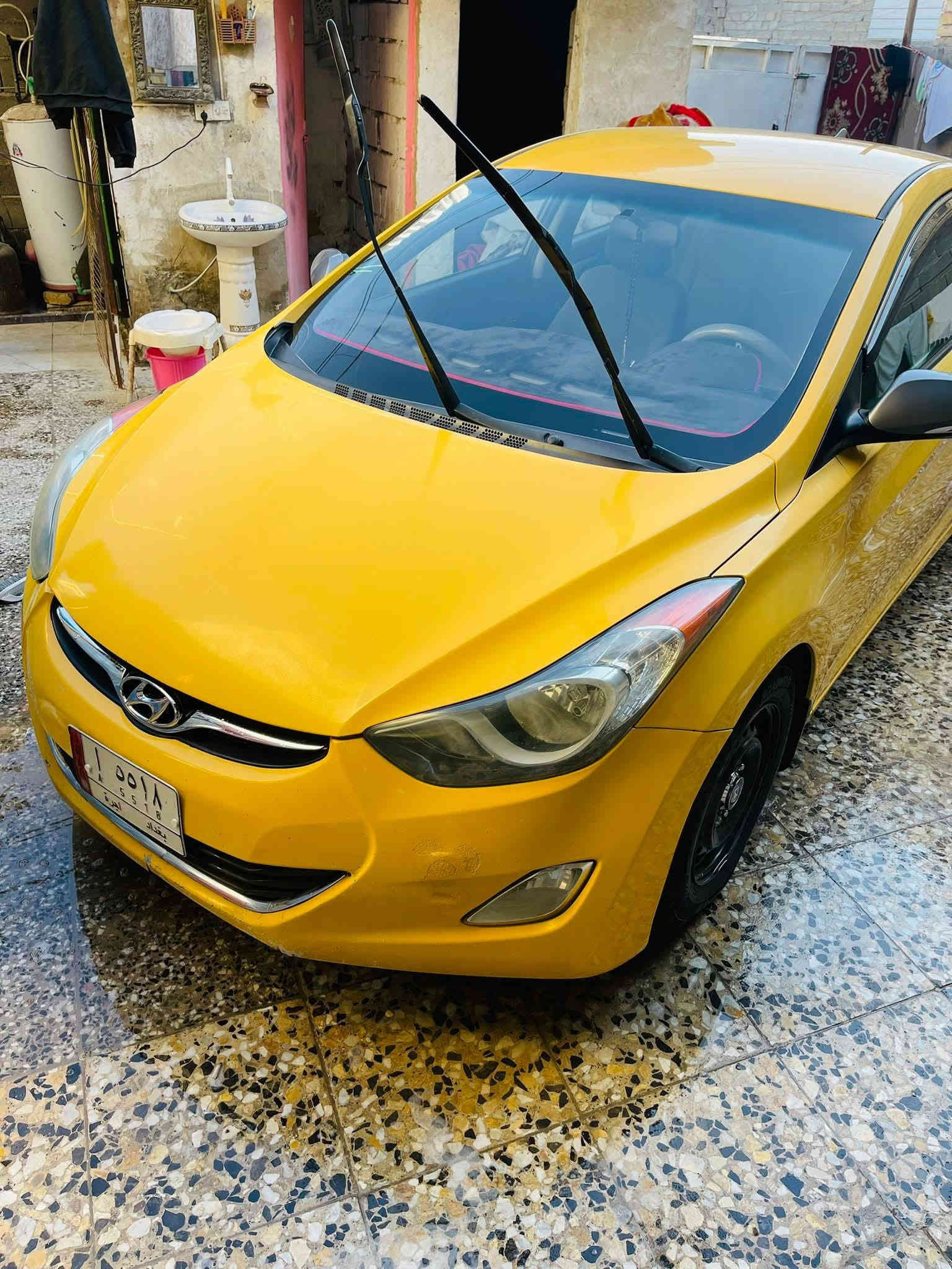 .
سلام عليكم سياره لانتره 2013 سياره خير من الله محرك ما مفتوح لبيل واحد ما عده الباب الخلفي صبغه وحده مكان 
السياره بغداد الشعب 
السعر  110 
***********
