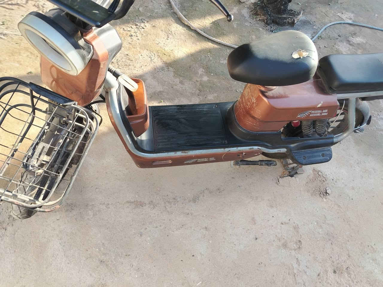 السلام عليكم دراجه شحن لبيع مكان البصره حجم 20 كلشي شغال بس العقل عطلان بصمه وسويج رقم ***********
