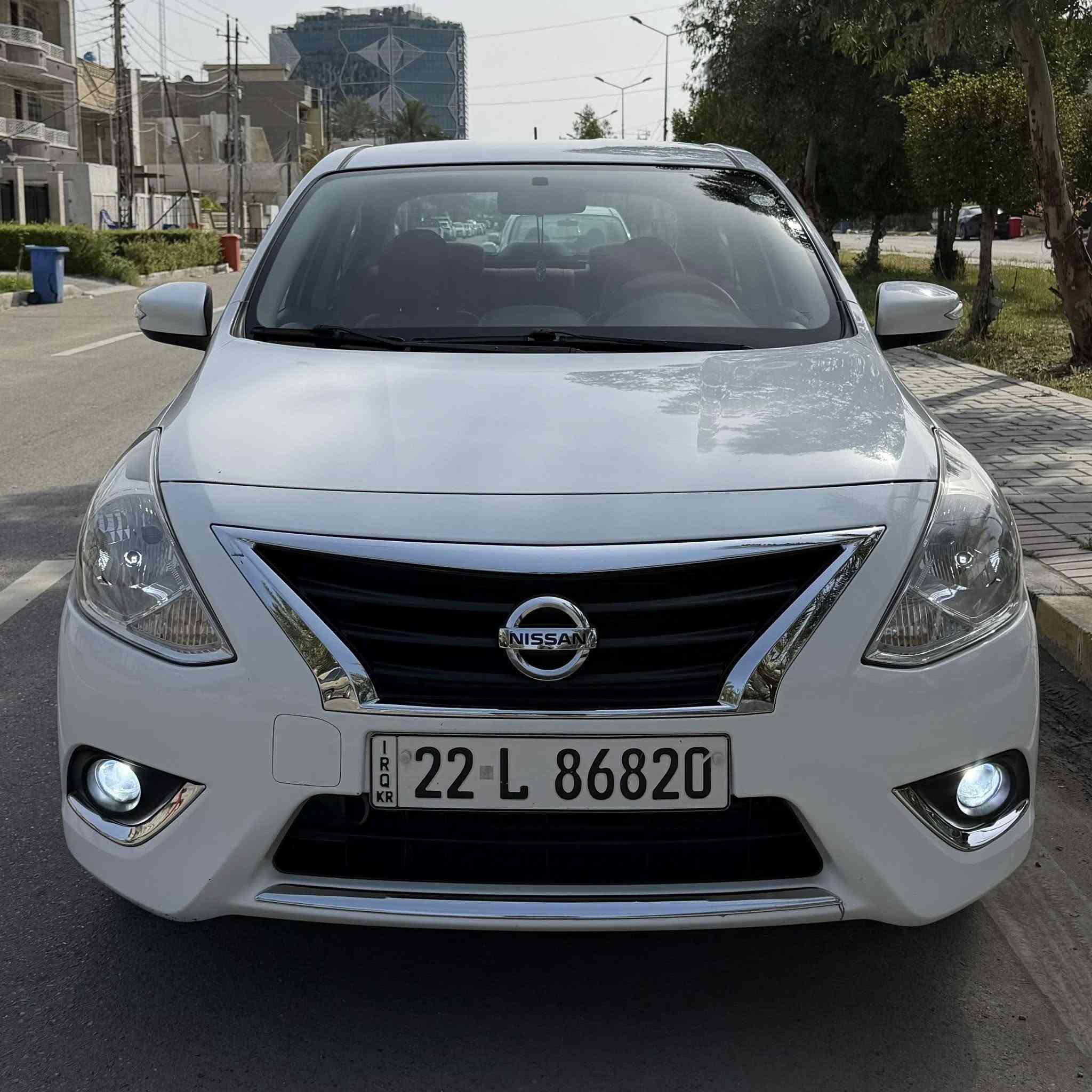 السلام عليكم
نيسان سني  
رقم اربيل باسمي بشرط التحويل
السياره استخدام شخصي لا تكسي ولا مندبه
2024
ماشيه 31,000 كيلو متر 
مكفوله كفاله عامه من البارد والصبغ والتبديل
مواصفات 
داخل جلد احمر كشنات وبيبان
شاشه كاربلي
4جام كهرباء
قطعتين تبريد 
حساسات خلفيه
كامره خلفيه
جنح خلفي
ABS
البجم كله زنون درجه اولى عدسات
مغلف الجام لاصق عازل حراري  
السعر 12,300$ 
وبيها مجال 
مكاني بغداد حي العدل 
***********
***********
