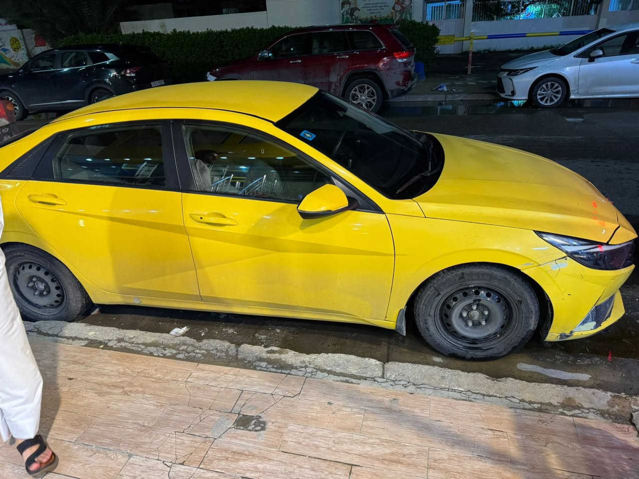 لانترا موديل 2022صور الحادث للمنشور سياره نضيفه وحلو ه جاهزه موضفات رادار امامي وخلفي  توقف ذاتي  تشغيل عن بعد مواصفات حلوه 
باسمي  تحويل مباشر 
مكان السياره بغداد زيونه 
السعر 120 وبيها مجال
***********
***********
