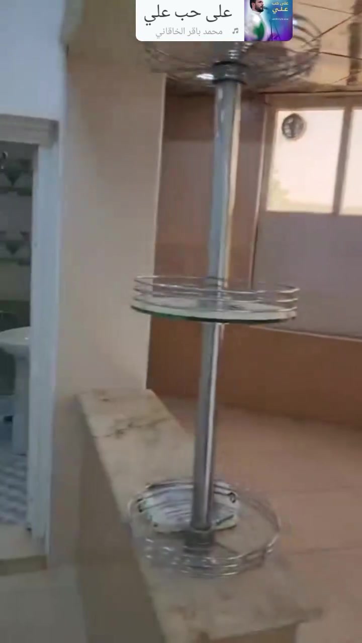 شقة للايجار بحي المتنزه مقابل المتحف بالفرع متكونه من:
غرفة 6×4
صالة 8×4
مطبخ وصحيات ودرج خارجي مع سخان وماطور وخط مولد
تواصل وياي ودزلك الأفضل 
***********
