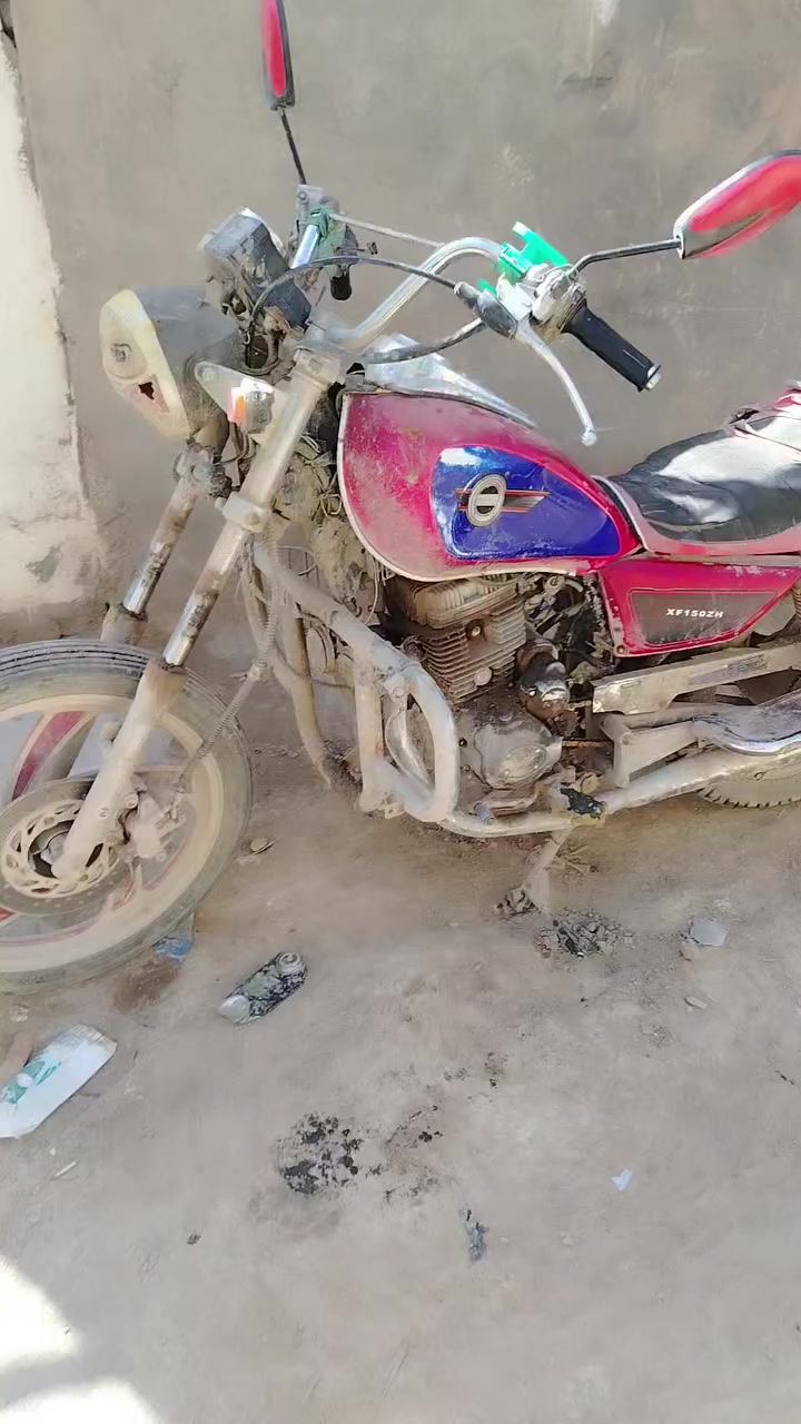 السلام عليكم من رخصت الادمن دراجه جونده كلك للبيع موديل 18 سعرهه ٢٥٠ وبيهه مجال قليل عوزهه ترتيبات ***********
