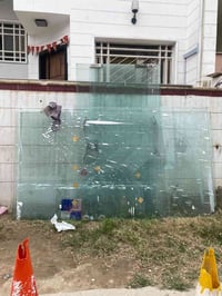 واجهة محل قياس ٦ متر بيها ٣ بيبان  نظيفة جدا قيم واخذ  للتواصل وتساب ٠...