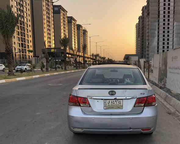 السلام عليكم للبيع BYD G3
السيارة كير عادي مكينة جديد 
تخم تاير جديد 
باتري جديد
كهربائات شغالة 
السيارة بيها نواقص خفيفة 
متوكفك بل شارع مستعجل علة بيعتها صاحب يريد تحويل ثاني يوم السعر ٥٢ وبيها مجال مكان السيارة بغداد 
رقم تلفون ***********
وتساب. ***********
