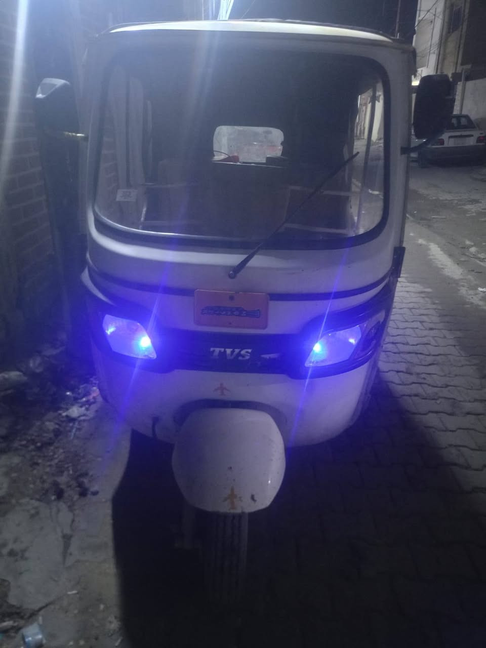 السلام عليكم من رخصه مدير الاكروب تكتك للبيع تي في اس اوراق كامله السعر ٣مليون وبيها مجال حك الجيه المكان بغداد /رقم واتساب /***********
