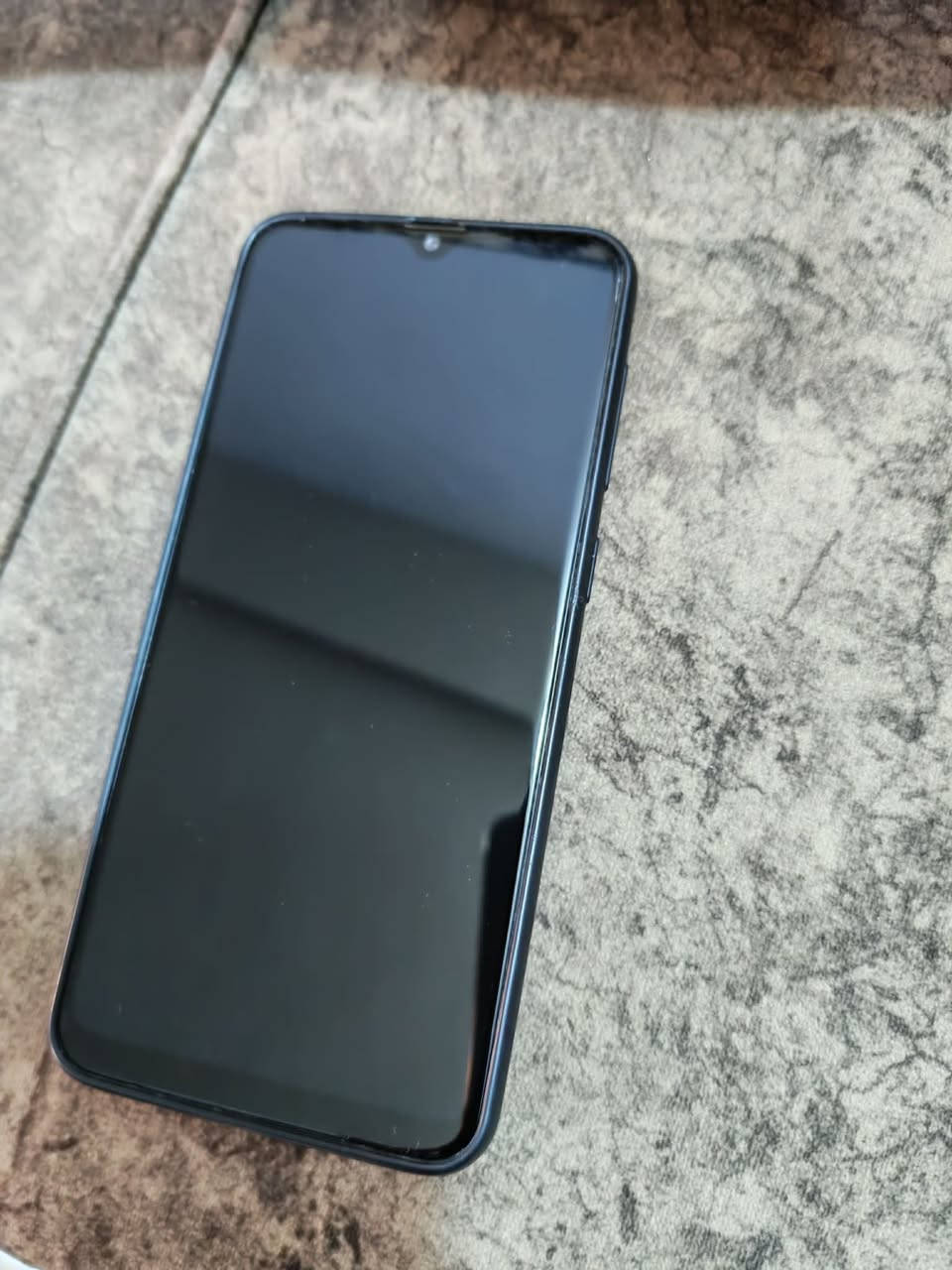 السلام عليكم
.
. 
. 
. 
.
. 
. 
جهاز سامسونك A30 مستعمل نضيف سعره 100الف وبي مجال 
. 
. 
***********
