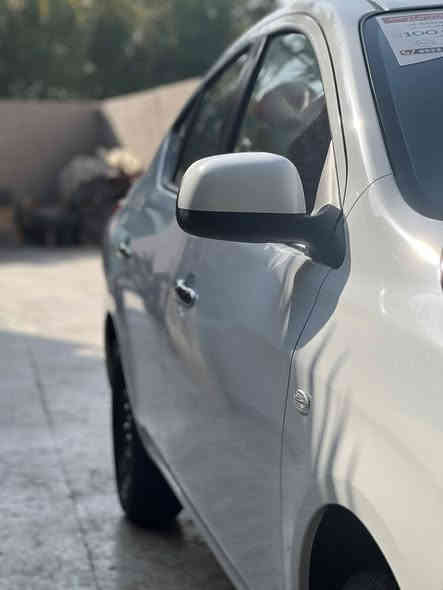 بيع او مراوس 

السلام عليكم ورحمة الله وبركاتهُ 
نيسان سني هندي بليتة زرگة موديل ٢٠٢٥ ماشية ٥ الاف رقم اربيل السيارة كفالة عامة من الزلغ ما شايفة شي اسمه بانزين عادي كلة محسن ودهن اصلي السيارة مدوشمهة من الداخل الارضية والبيبان كذلك مغلفات والدشبول وحيل معتني بيهة صار شهرين من طلعتهة من المعرض السيارة رايدهة ب ١٤٠ وبيهة مجال  والشراي يتدلل ويشلع عيوني❤️
