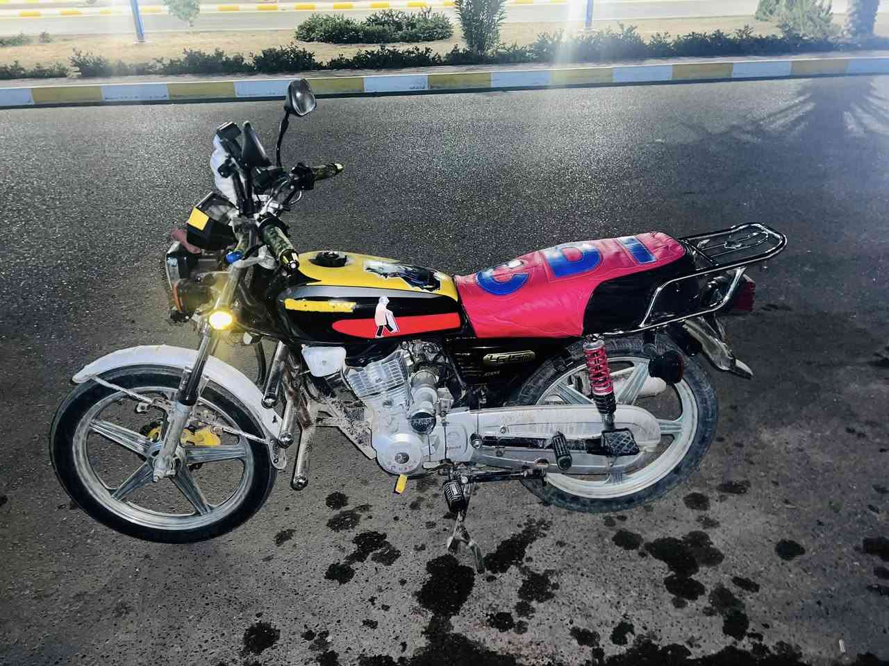 سيفان موديل 21
مكمرك كامل 
السعر 650وبي مجال الشراي يتصل 
***********
